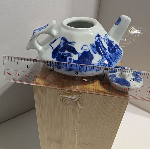 The Bombay Company Triangle Teapot In Box - Picture 4 of 7